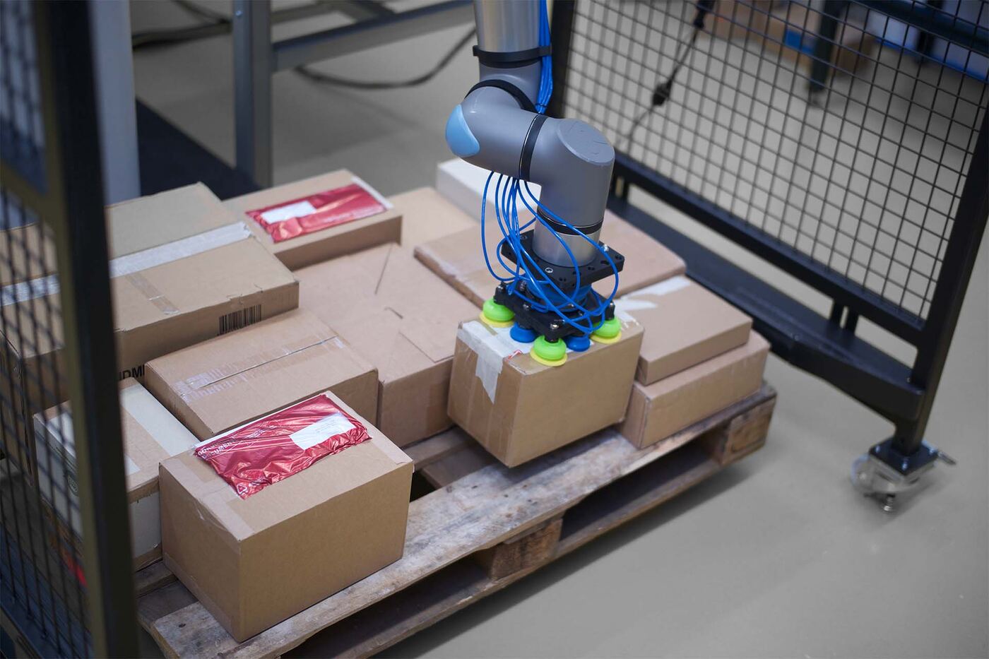 Flinkbot at work in third-party logistics