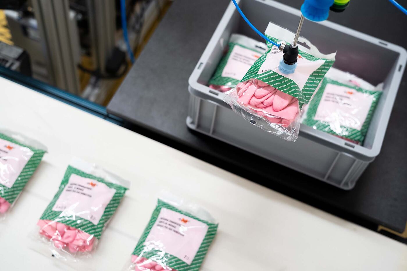 Flinkbot at work in pharmaceutical