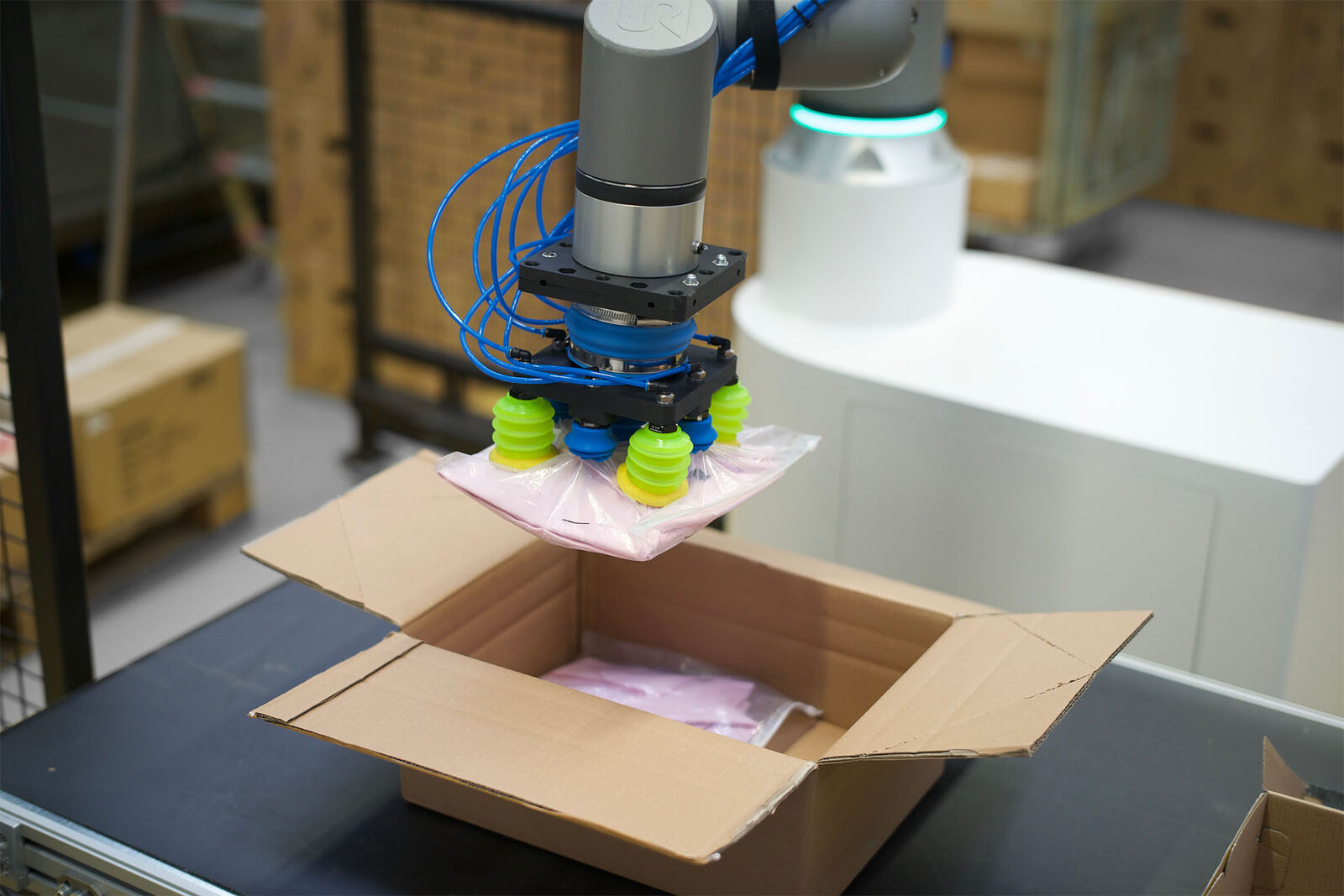 Flinkbot in fashion and apparel